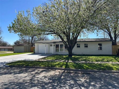 7908 Lazy Lane Rd, North Richland Hills, TX, 76180-7152 | Card Image