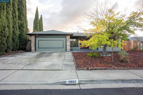 1993 Calaveras Dr, Bay Point, CA, 94565-3352 | Card Image