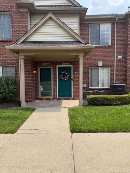 45543 Hidden View Ct, Utica, MI, 48315-5920 | Card Image