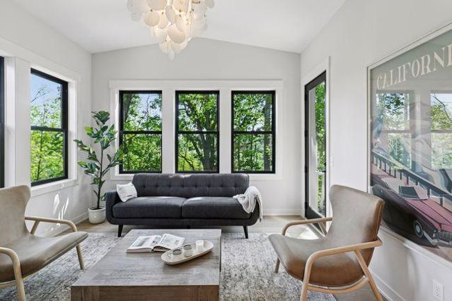 Sunroom | Image 31