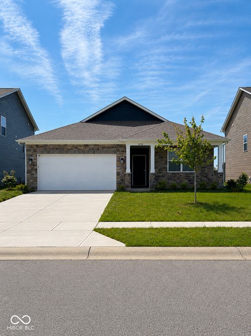 11124 N Sashing Way, Monrovia, IN, 46157-6109 | Card Image