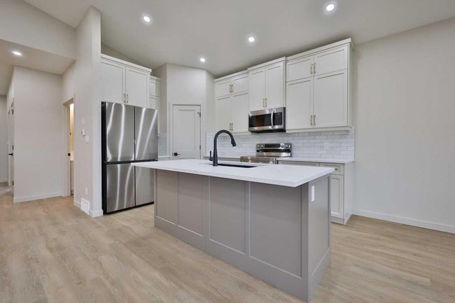 112 E 300 S, House other with 2 bedrooms, 2 bathrooms and 4 parking in Raymond AB | Image 8