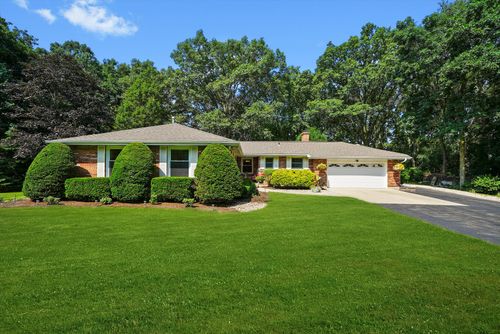 5119 N Ridgeway Rd, Ringwood, IL, 60072-9631 | Card Image