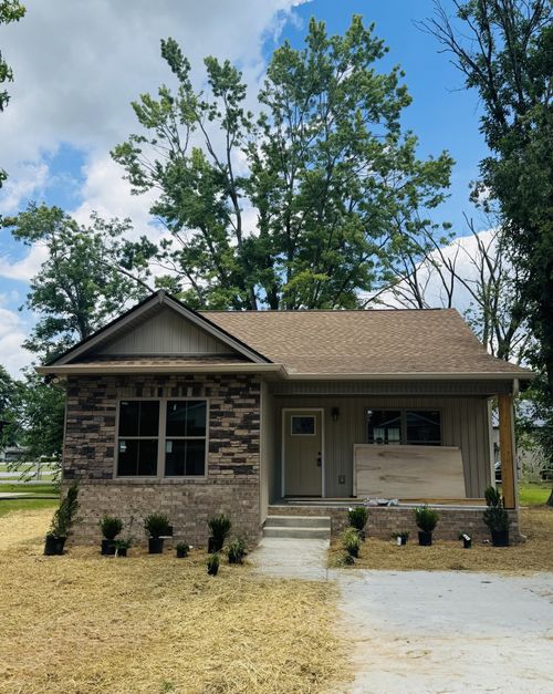 207 Strawberry St, Portland, TN, 37148-2520 | Card Image