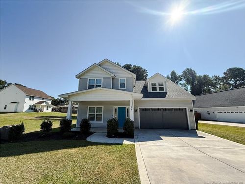 606 N Dickson St, Raeford, NC, 28376-2152 | Card Image