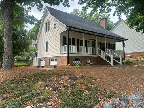 4116 Moss Brook Dr, Winston Salem, NC, 27127-5700 | Card Image