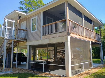 811 Bruce Ave, House other with 3 bedrooms, 2 bathrooms and null parking in Carrabelle FL | Image 2