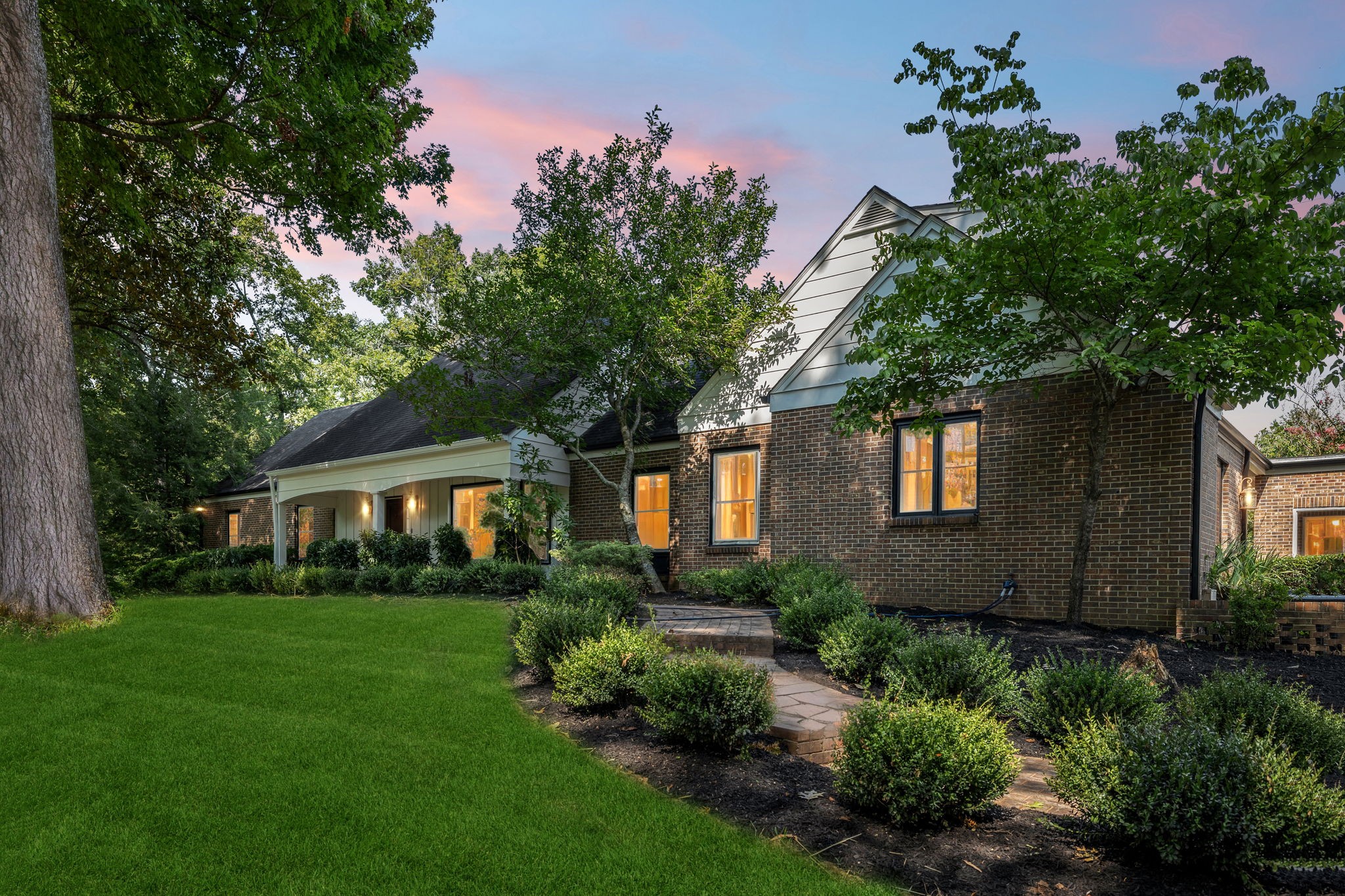 Hidden Lake Cir, Columbia, TN 38401