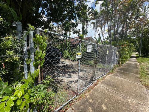 3348 Nw 9th Ave, Miami, FL, 33127-3326 | Card Image