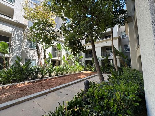 1106 Scholarship, Irvine, CA, 92612-5682 | Card Image