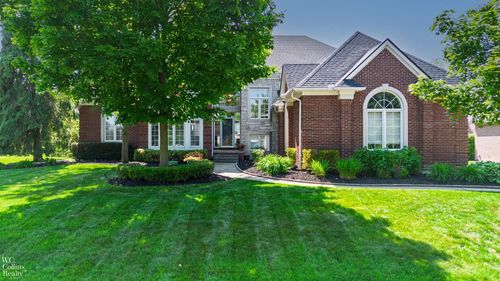 56243 Ashbrooke Dr E, Shelby Township, MI, 48316-5575 | Card Image