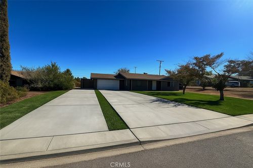 7387 Aster Ave, Yucca Valley, CA, 92284-3704 | Card Image