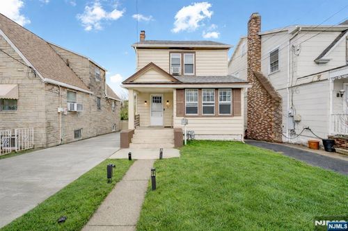 11 Cedar St, North Arlington, NJ, 07031-5711 | Card Image