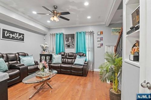 7 Martin St, Paterson, NJ, 07501-3103 | Card Image