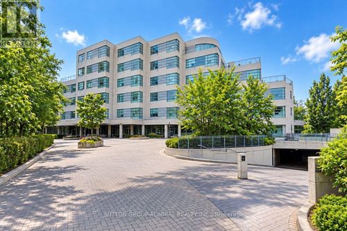 102-1 Watergarden Way, North York, ON, M2K2Z7 | Card Image