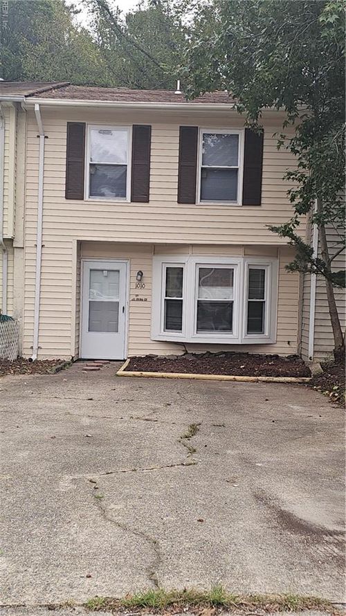 1010 Scarborough Ct, Virginia Beach, VA, 23453-3044 | Card Image