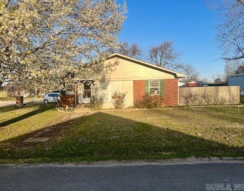 208 N 4th St, Marmaduke, AR, 72443-9435 | Card Image