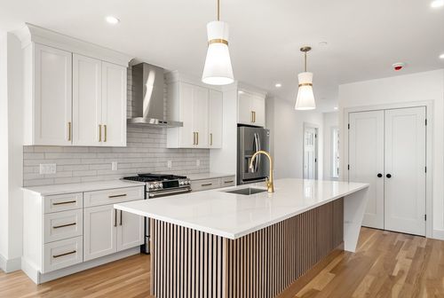 2-6-8 South St, Stoneham, MA, 02180-2825 | Card Image