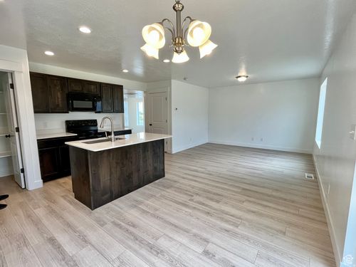 1937 S Freestone Blvd, Santaquin, UT, 84655-4647 | Card Image