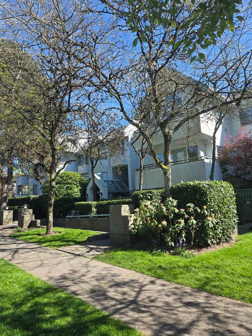 109-5250 Victory St, Burnaby, BC, V5J5H2 | Card Image