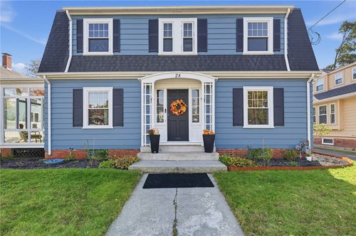 28 Moorland Ave, Cranston, RI, 02905-3513 | Card Image