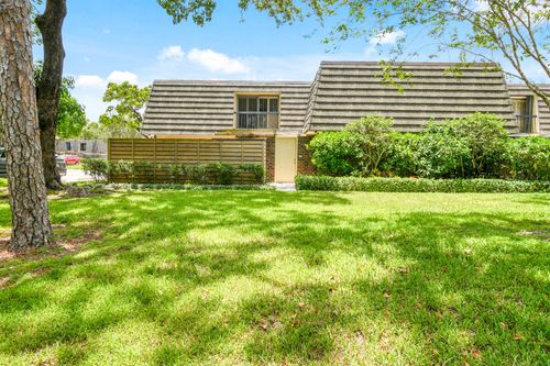 630 6th Ter, Palm Beach Gardens, FL, 33418-3674 | Card Image