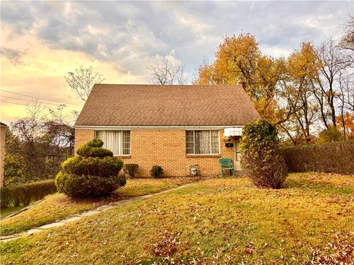 416 Penn Vista Dr, Penn Hills, PA, 15235-4239 | Card Image