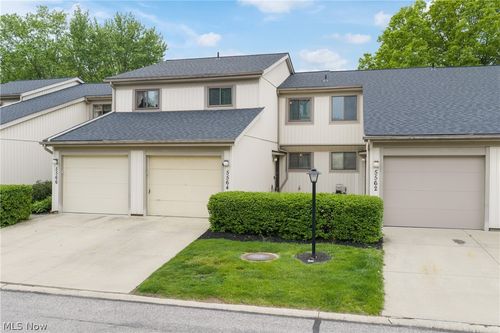 5564 Storrington Oval, Parma, OH, 44134-2062 | Card Image