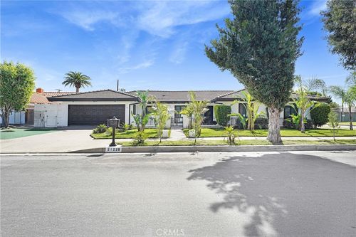 21228 Merridy St, Chatsworth, CA, 91311 | Card Image