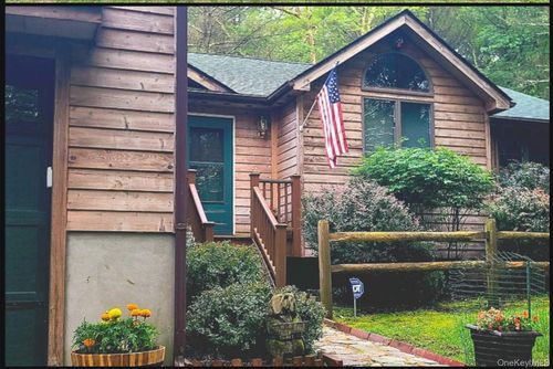 5 Summit Dr, Barryville, NY, 12719-5931 | Card Image