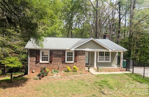 8443 Shiredale Ln, Charlotte, NC, 28212-1554 | Card Image