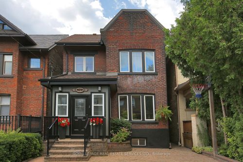 32 Coady Ave, Toronto, ON, M4M2Y8 | Card Image