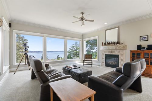 3361 Hatley Dr, Victoria, BC, V9C1W4 | Card Image