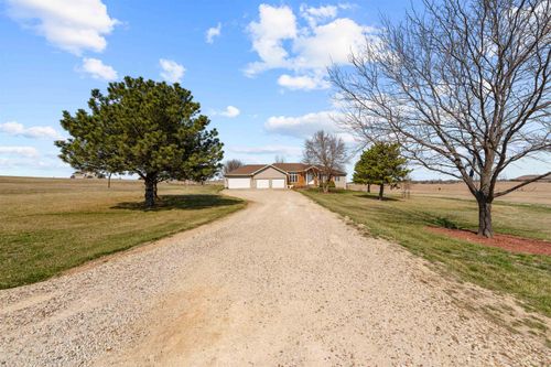 220 Prairie Ridge Rd, Salina, KS, 67401-9296 | Card Image