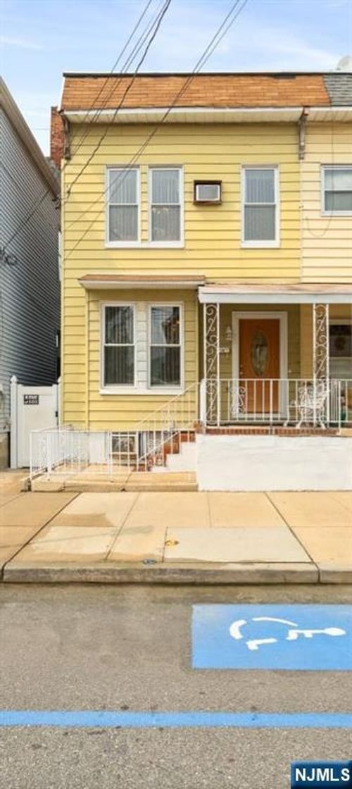 430 Central Ave, Harrison, NJ, 07029-2612 | Card Image