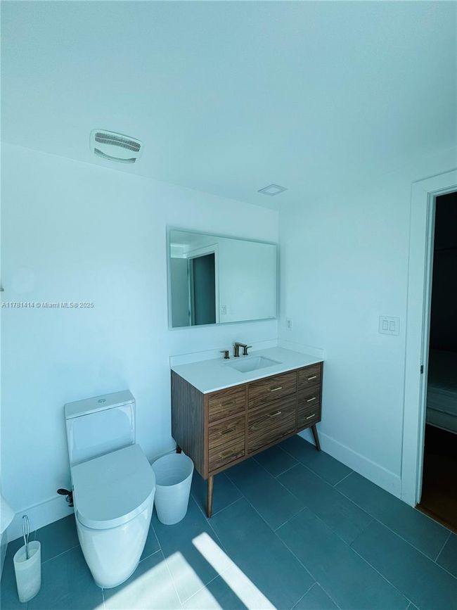 APT-17 - 7728 Collins Ave, Condo with 2 bedrooms, 3 bathrooms and null parking in Miami Beach FL | Image 8