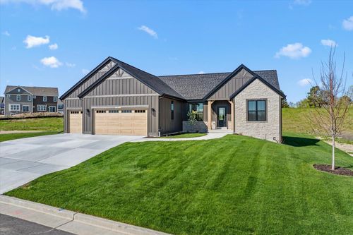 W209N5699 Turnberry Ln, Menomonee Falls, WI, 53052 | Card Image
