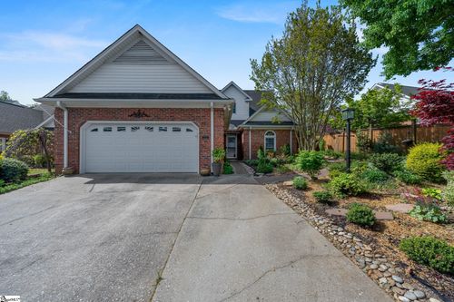 231 Greenview Cir, Greenville, SC, 29609-1966 | Card Image