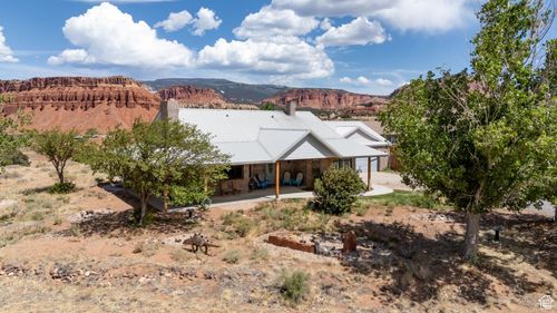 397 N Wendy Dr, Torrey, UT, 84775-7775 | Card Image