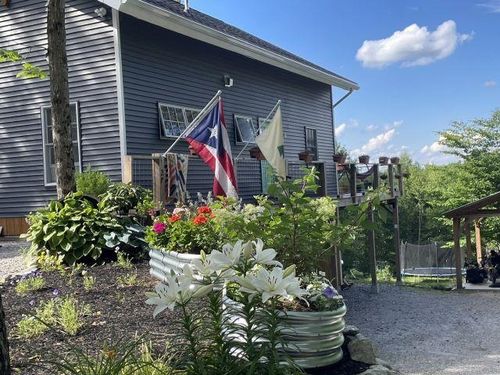 27 Skytop Dr, Newbury, NH, 03255-5611 | Card Image