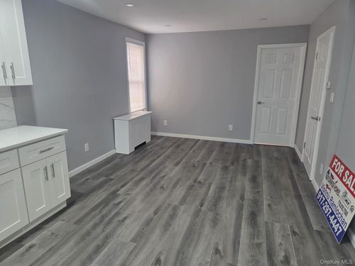 132-04 95th Ave, South Richmond Hill, NY, 11419-1604 | Card Image