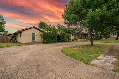 2010 Sylvan Dr, Garland, TX, 75040-3358 | Card Image