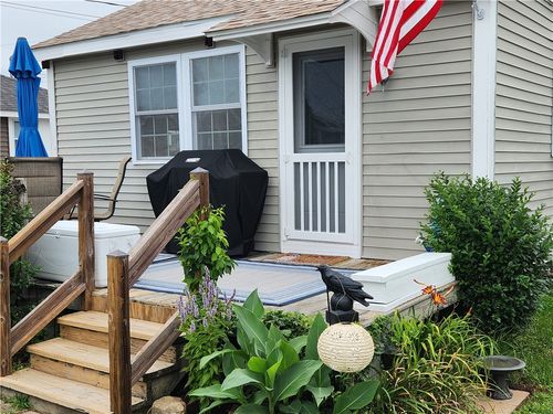 240 Cards Pond Rd, South Kingstown, RI, 02879-6903 | Card Image