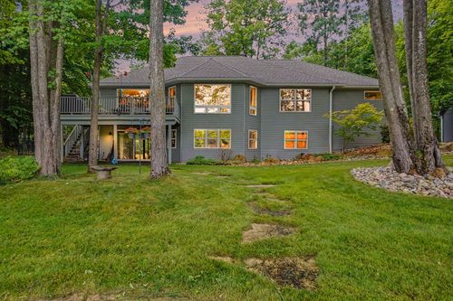9712 Fawn Lake Dr, Stanwood, MI, 49346-9491 | Card Image