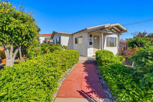 1086 W 13th St, San Pedro, CA, 90731-3908 | Card Image