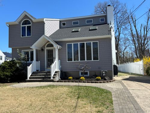2689 Cedar Ct, Oceanside, NY, 11572-1901 | Card Image