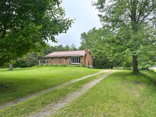 889 Norfolk County 28 Road, Norfolk, ON, N0E1G0 | Card Image