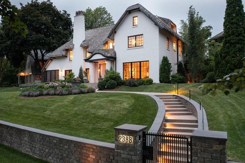 2388 W Lake Of The Isles Pkwy, Minneapolis, MN, 55405-2301 | Card Image
