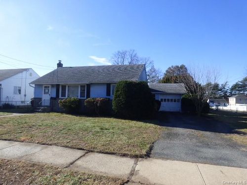 35 Gardner Ave, Hicksville, NY, 11801-2552 | Card Image