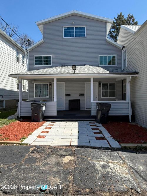 305 Ridge St, Freeland, PA, 18224-2021 | Card Image